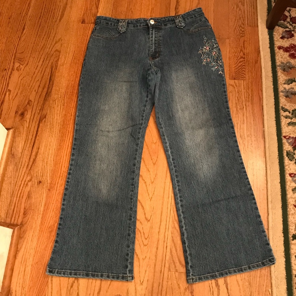 🎉🎉Choose 3 pair of jeans for only $12!!🎉🎉