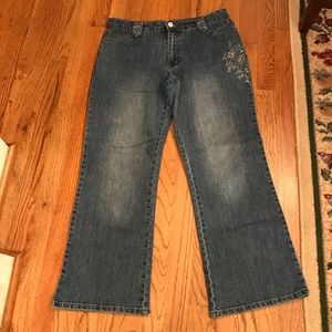 🎉🎉Choose 3 pair of jeans for only $12!!🎉🎉