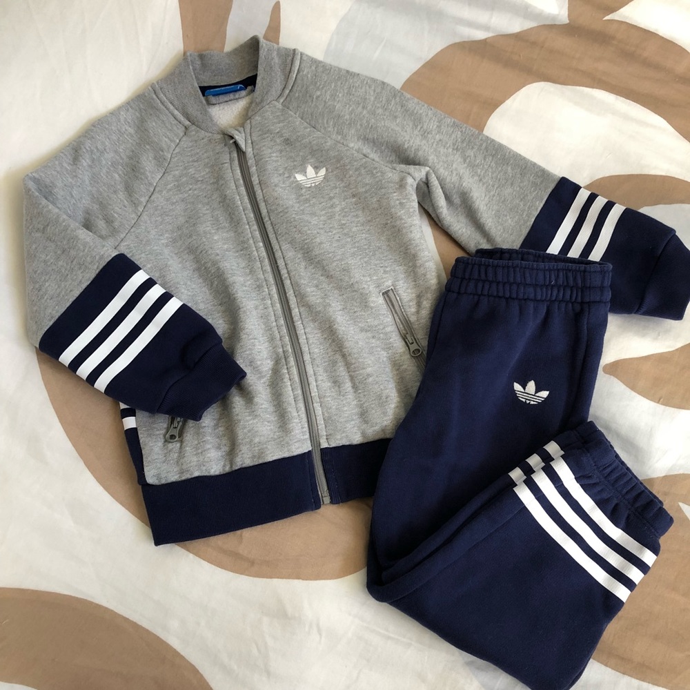 Kids Adidas Track Suit 🎉🎉🎉