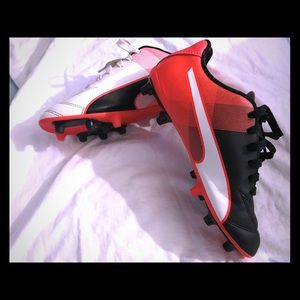 Boys Puma soccer kicks