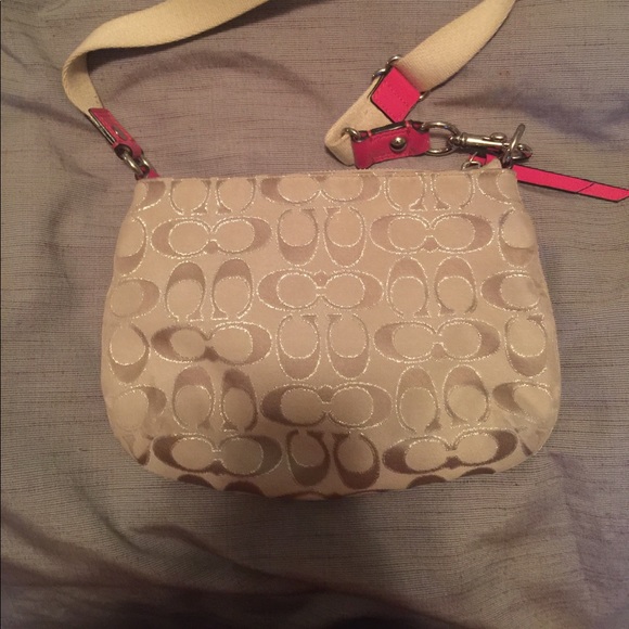 Coach Cross Body Bag - Picture 2 of 6