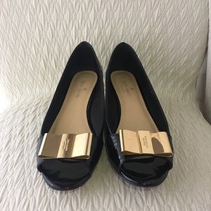 Kate Spade Theresa patent peep-toe bow wedge