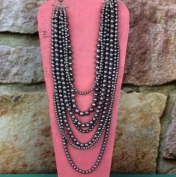 Tee For The Soul Necklace - Picture 2 of 2