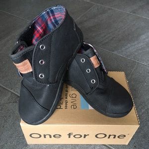NEW!!! Toddler Sz 10 Toms Booties
