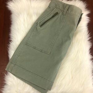 Old Navy green skirt with pockets size 8.