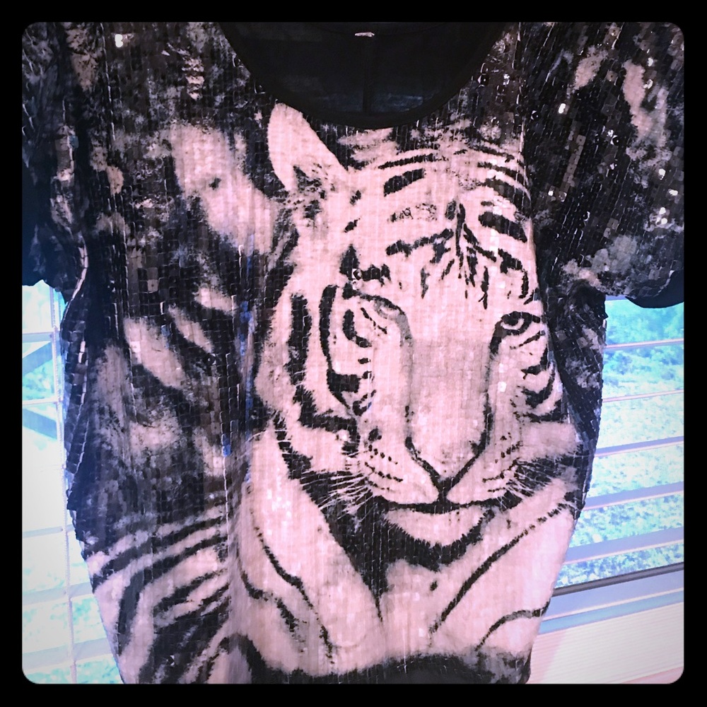 🐅White Tiger Sequin Top- dress up or down🐅