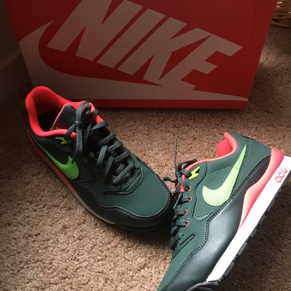 Nike Wildwood GS Sneakers