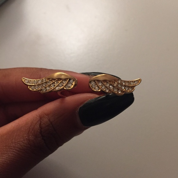 Spread Your Wings 18K Gold Plated Ring Size 6 / 7 - Picture 6 of 7