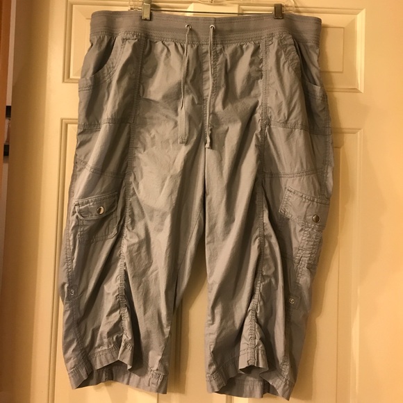 Cropped Convertible Pants - Picture 1 of 4