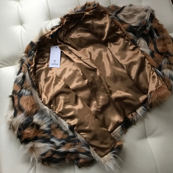 LAST ONE! Paris Patchwork Faux Fur Jacket - Picture 2 of 7