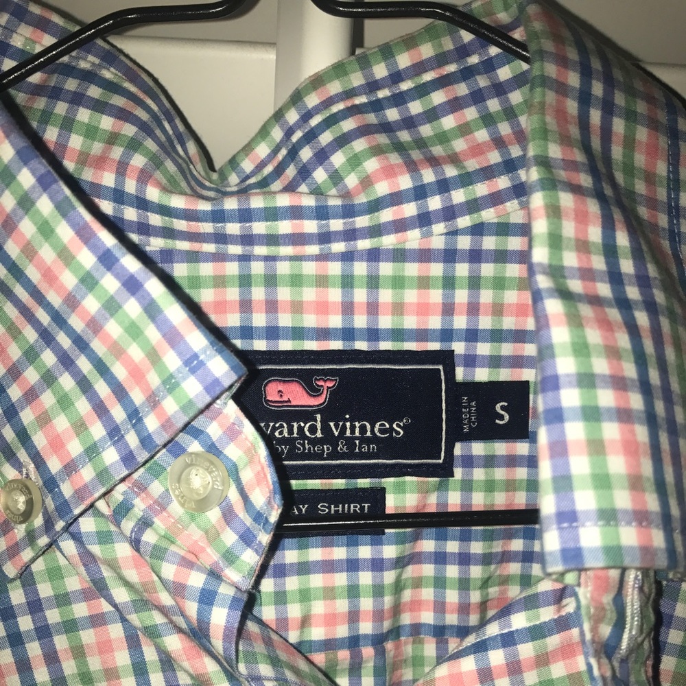 Vineyard vines shirt