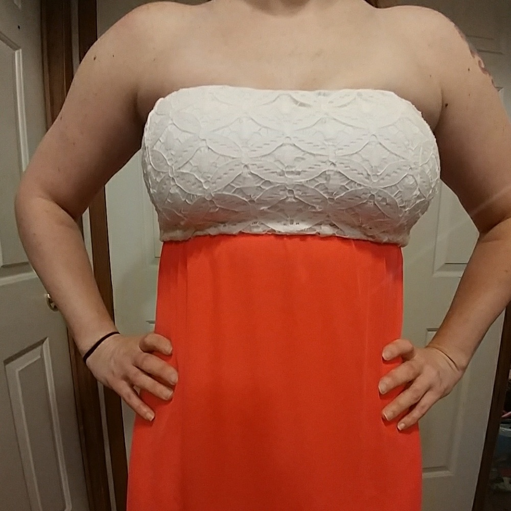 Strapless coral maxi