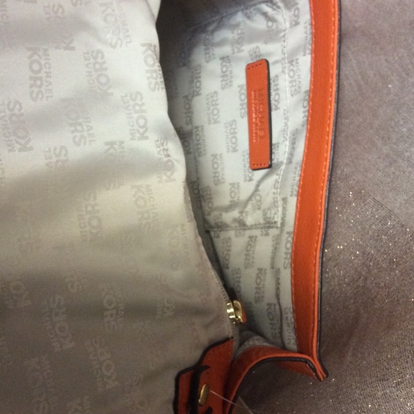 NEW!! Michael Kors Beverly Leather Clutch - Picture 7 of 8