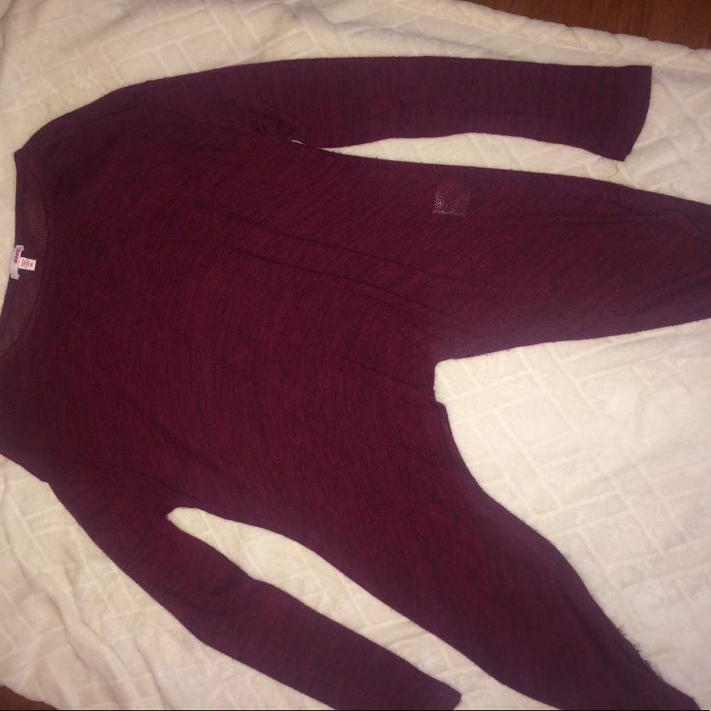 maroon sweater
