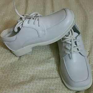 Boys dress shoe