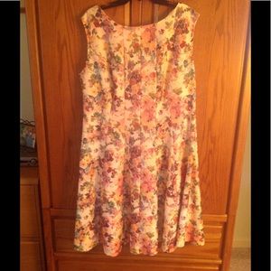 Woman's print sleeveless dress