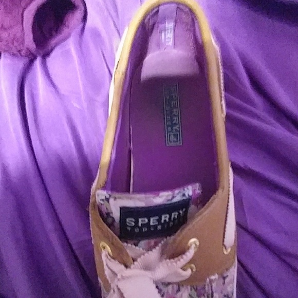 Sperrys - Picture 4 of 5