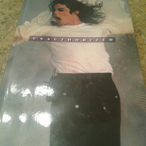 Unauthorized Michael Jackson book - Picture 2 of 2