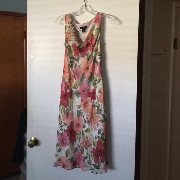 Ann Taylor NWT Silk Dress size 4 - Picture 5 of 5