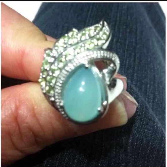 PERIDOT GEM SILVER RING - Picture 3 of 3