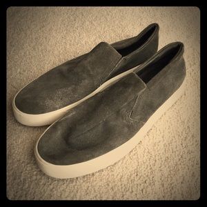 Vince. Baron Forest Green Suede Slip Ons Size 9