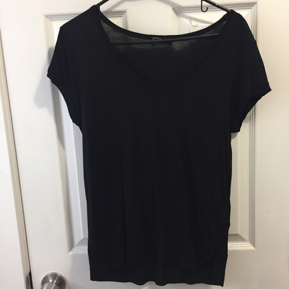 Gap Black Scoopneck Tee
