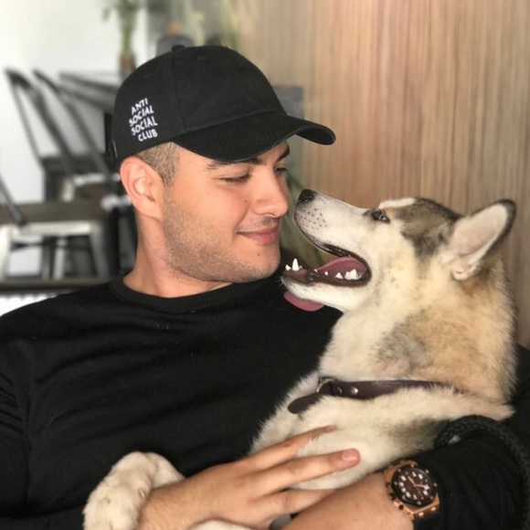 Meet your Posher, Ali - Picture 3 of 5