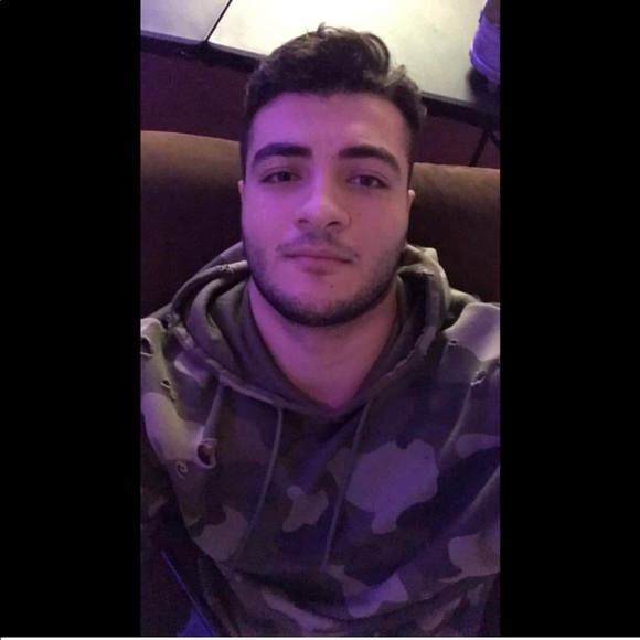 Meet your Posher, Ali - Picture 4 of 5