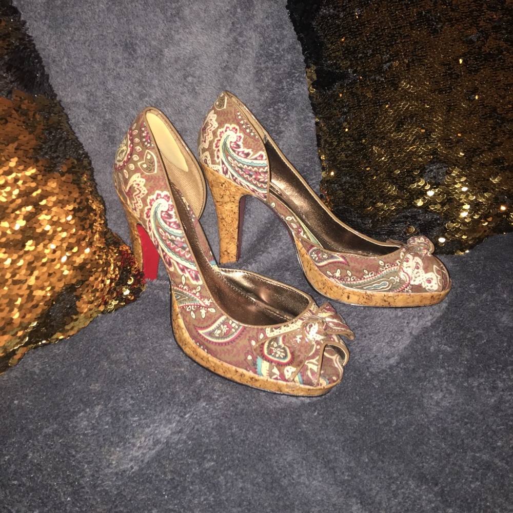 Cute bowed Kenneth Cole Unlisted Heel