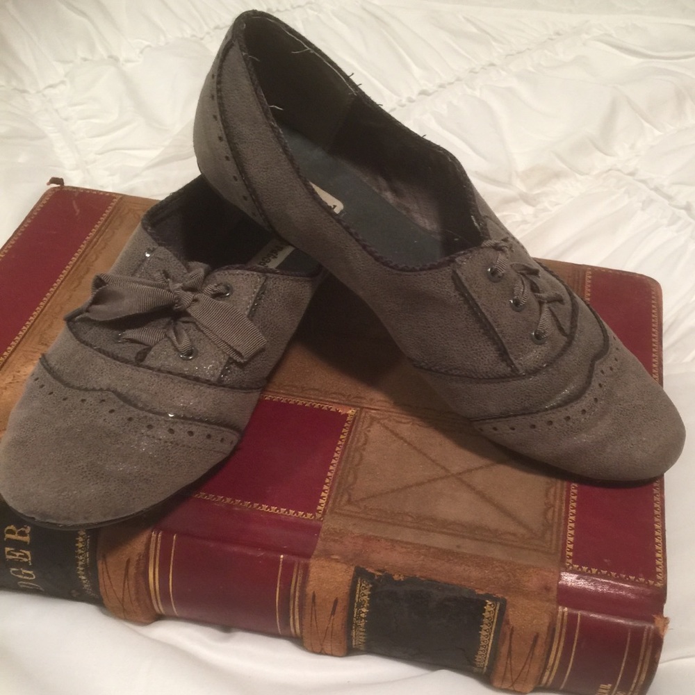Gray suede booties size 10 with adorable laces