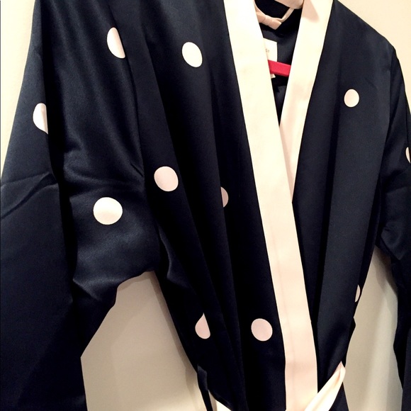 🌷Host Pick🌷Kate Spade Polka Dot Satin Robe - Picture 3 of 7