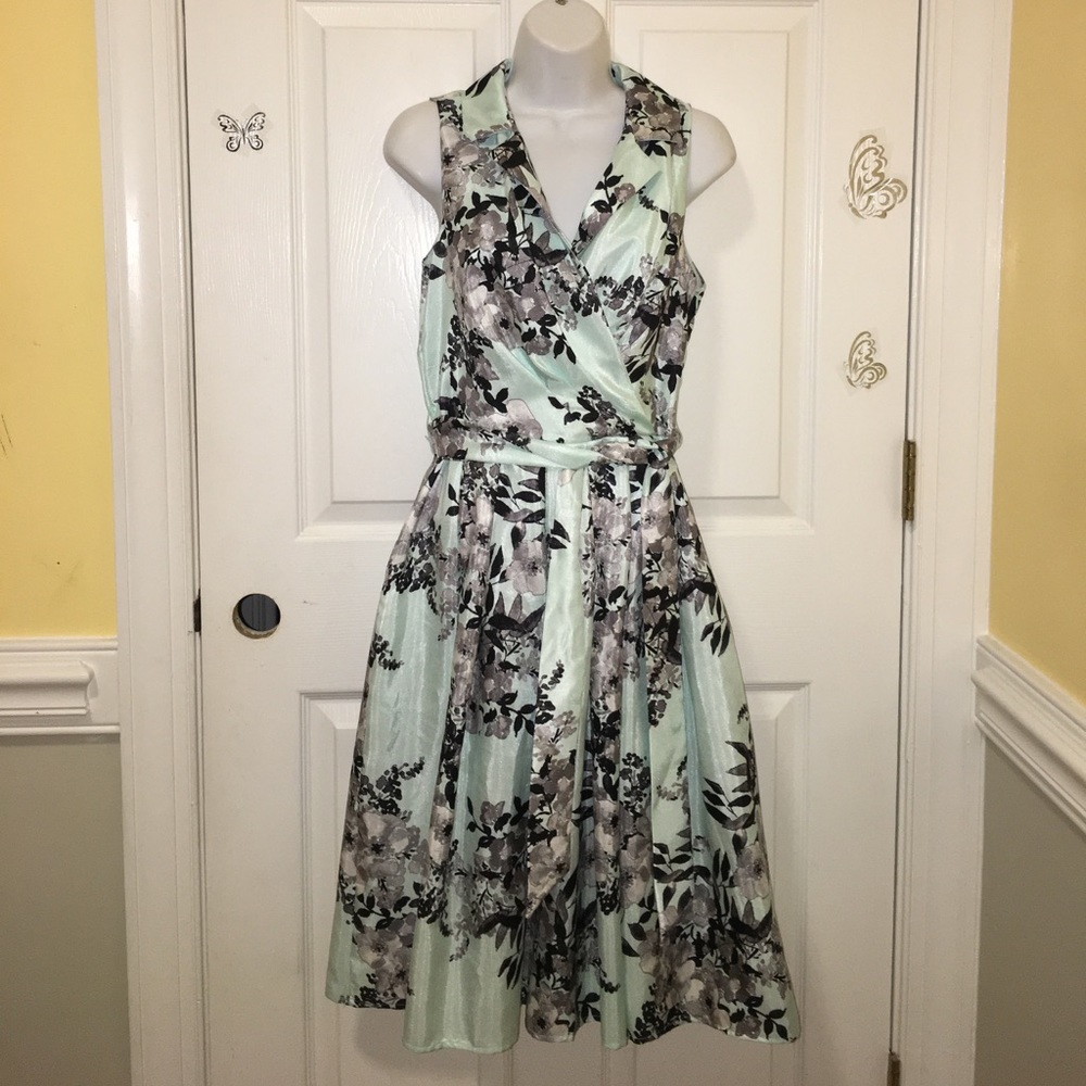 Mint Grey Flowered Flared Collar Dress
