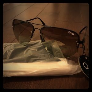 NWT Quay black/brown aviator fade sunglasses