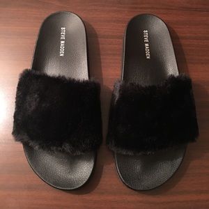 Steve Madden Softey Pool Slides