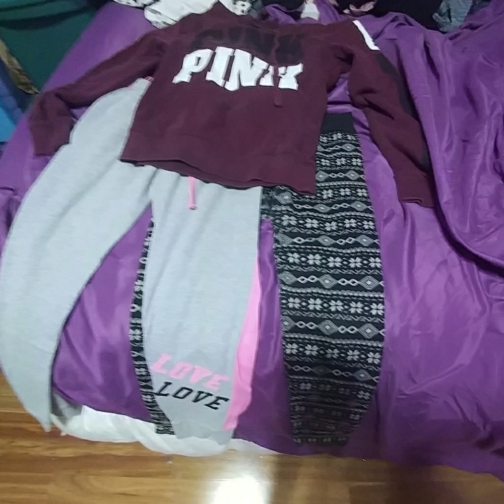 Maroon sweatshirt tights and sweatpants