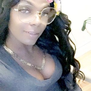 Meet your Posher, Sade