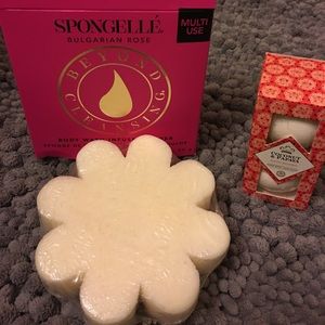 Body wash buffer and bath bombs
