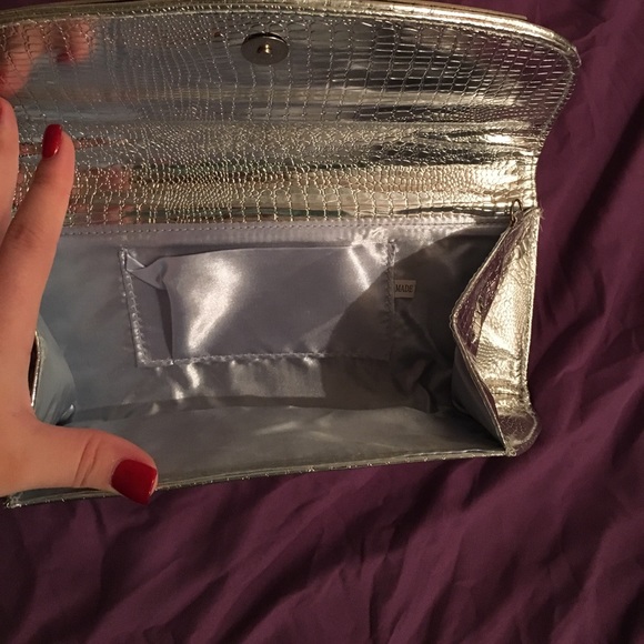 Silver clutch - Picture 3 of 4
