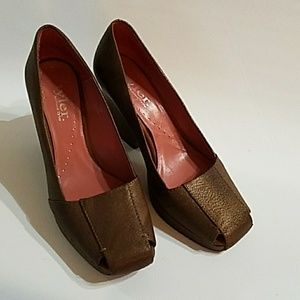 Richard Tyler Pumps