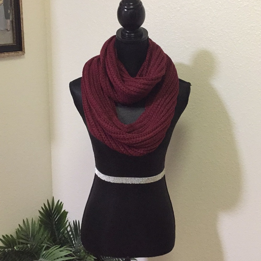 Burgundy knit infinity scarf