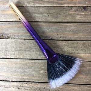 Tarte Fan Brush Rainforest of the Sea Collection