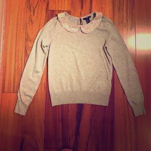 Adorable H&M sweater w/ sequin Peter Pan collar