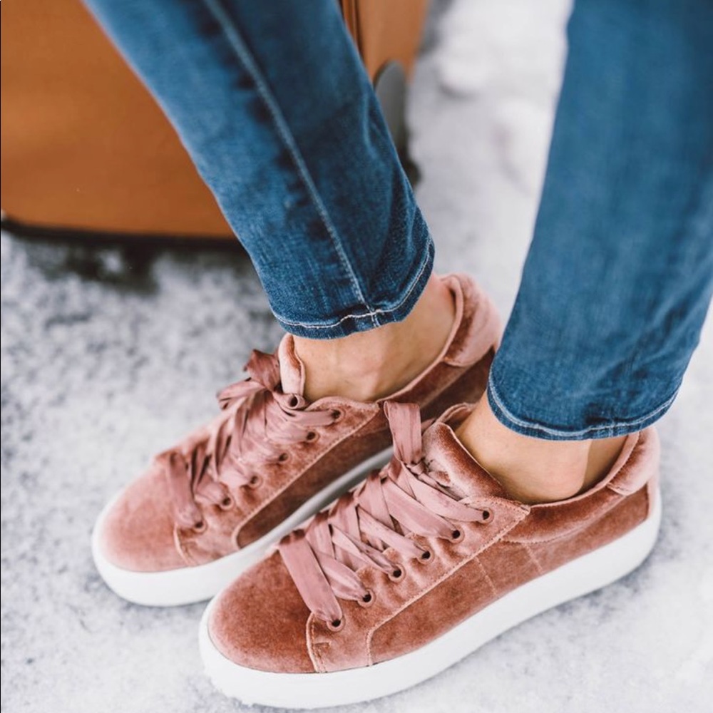 Steve Madden Bogart Velvet Platform Sneaker/Blush