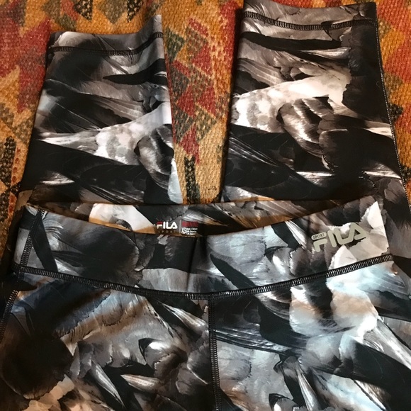 Fila Running Capris - Picture 2 of 3