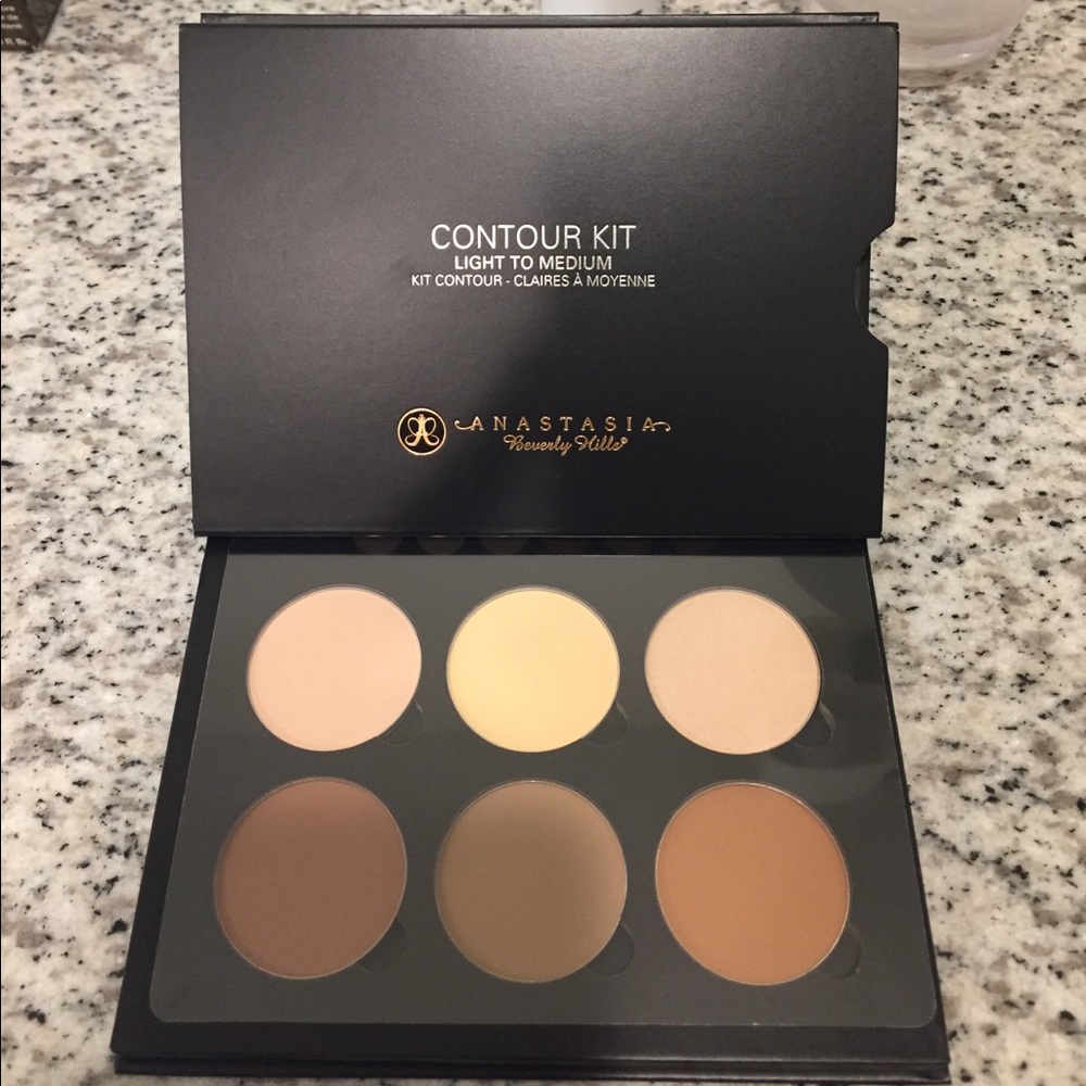 SALE! NWT ABH Powder Contour Kit - Light to Medium