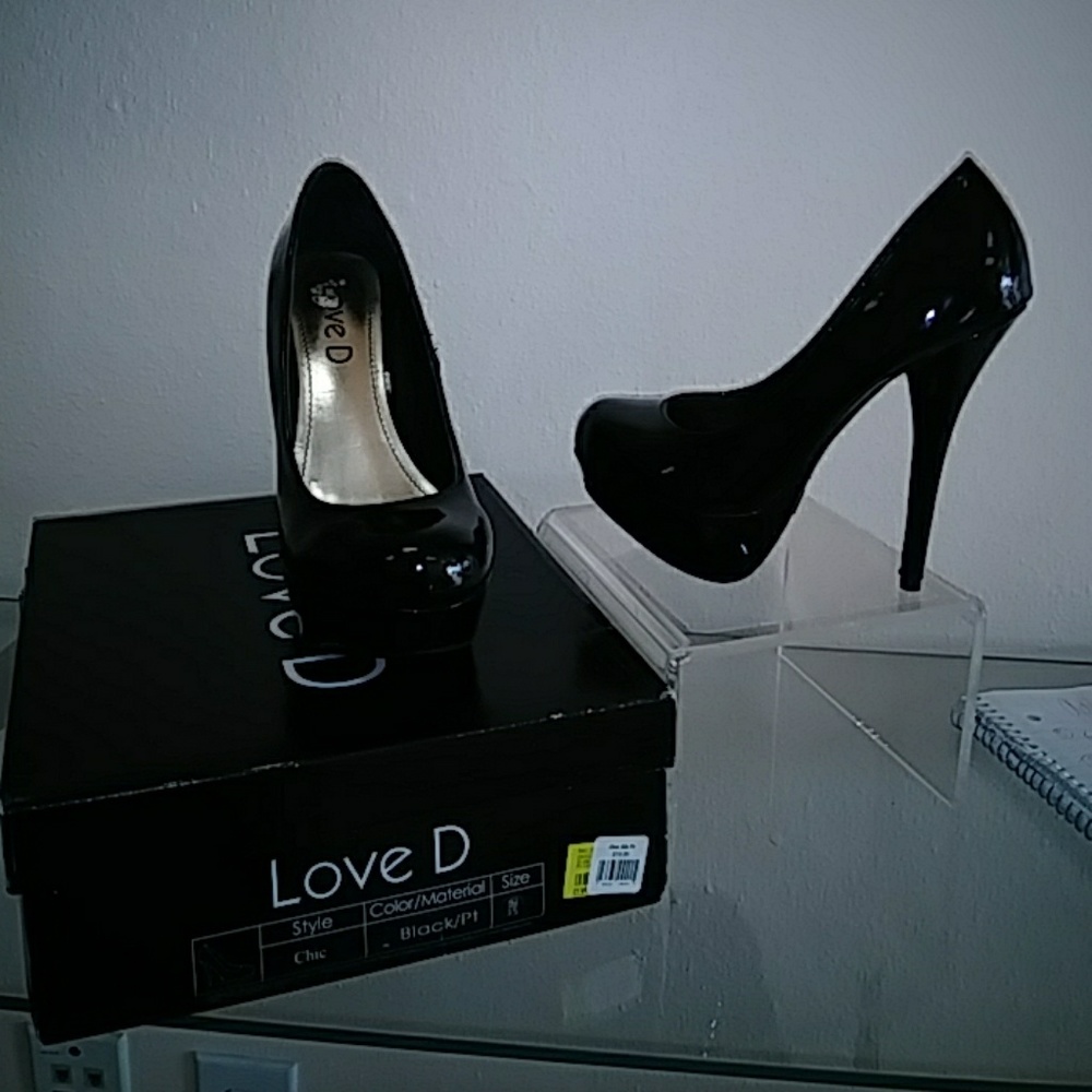 LOVE D CHIC BLACK PLATFORM HEELS