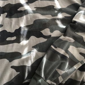 Camo crewneck longsleeve tee