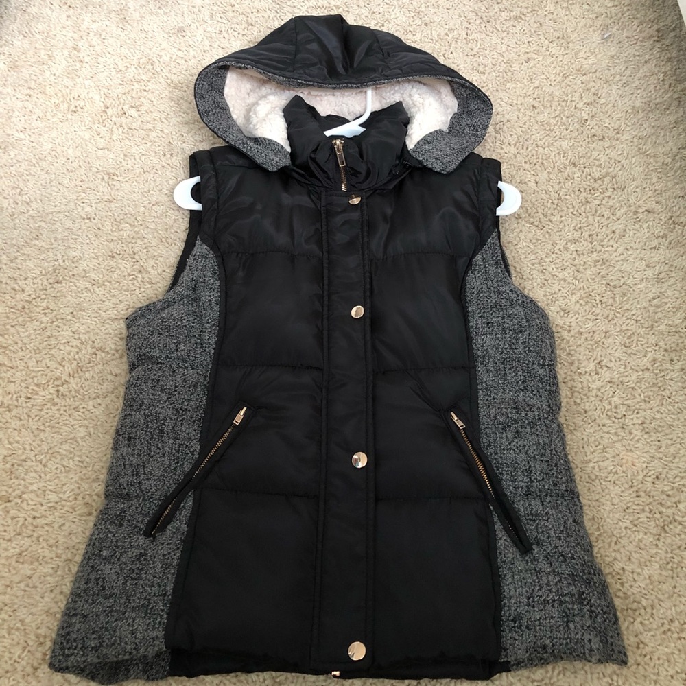 🎉 Vest with detachable hood 🎉