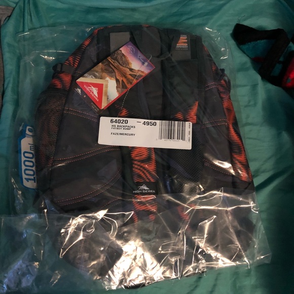 High Sierra backpack - Picture 2 of 2