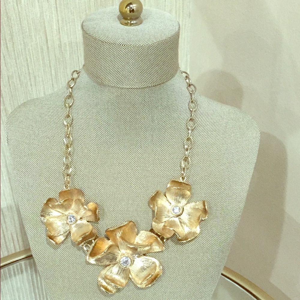 Gold flower necklace